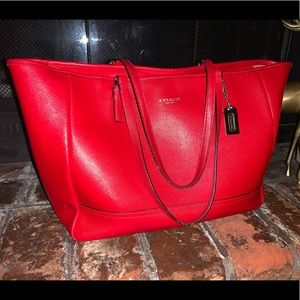 💃🏼💃🏼💃🏼COACH  East/West  Saffiano Leath Tote